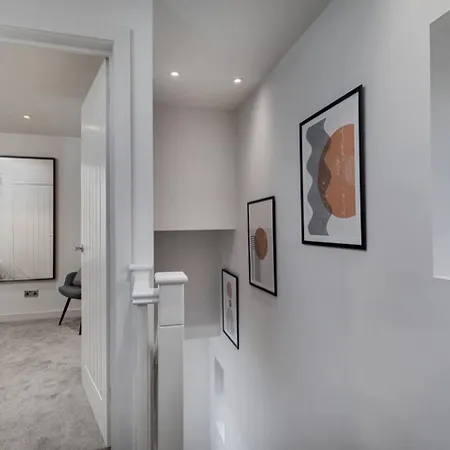 Holiday home Prime Location, Modern 2br House *